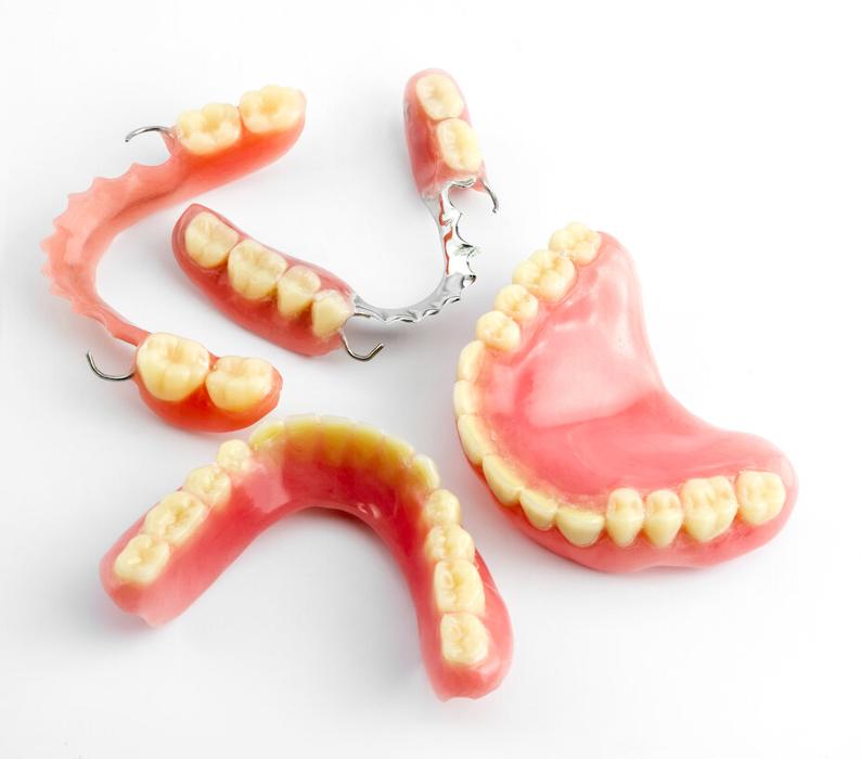 complete and partial dentures in troy